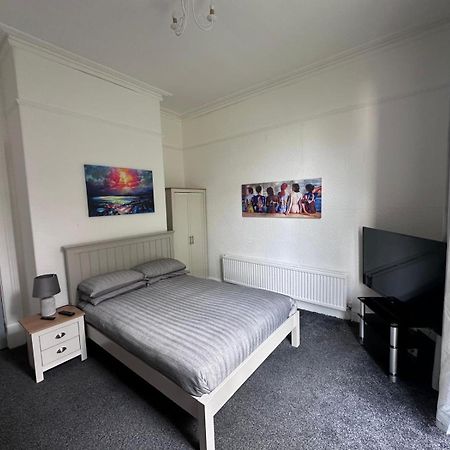 @22 Hotel Биркенхед Екстериор снимка